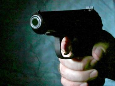 Фото В Миассе должник пытался застрелить своего кредитора и угнать его авто