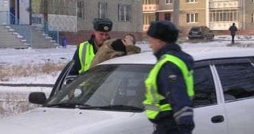 Фото В Челябинске сотрудники ГИБДД завели автоугонщика в тупик