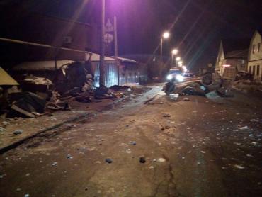 Фото В Челябинске «Ниссан» повредил забор частного дома