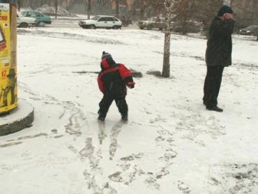 Фото В Чебаркуле школьник провалился в яму, припорошенную снегом