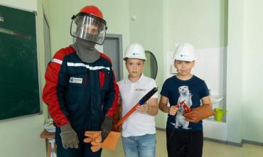 Фото Энергетики «Россети Урал» напоминают родителям и детям правила электробезопасности