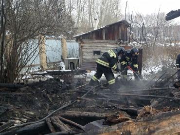 Фото Ночью при пожаре в Малиновке под Челябинском погибли три человека