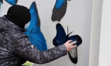 Фото Крымская весна вдохновила челябинскую молодежь на создание граффити