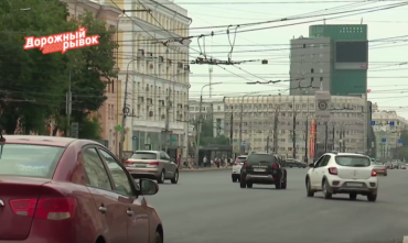 Фото На проспекте Ленина в Челябинске уложили асфальт и готовятся к нанесению разметки