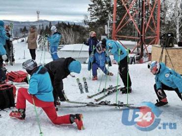 Фото Олимпийская сборная по ски-кроссу продолжает тренировки в "Солнечной долине"