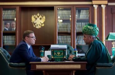 Фото Алексей Текслер обсудил важные вопросы с муфтием Челябинской и Курганской областей