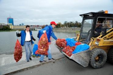 Фото Чтобы челябинцы не мусорили в городе, их призовут «накормить» урны