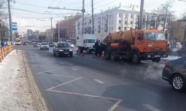 Фото В Челябинске провалился проспект Ленина