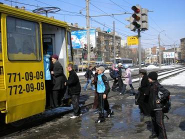 Фото С первого октября выросла стоимость проезда в общественном транспорте Челябинска, но теперь уже по картам