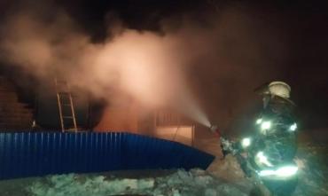 Фото Два человека погибли на пожаре в Нязепетровске 