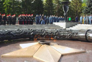 Фото Все Вечные огни в Челябинской области исправны и готовы к празднованию 