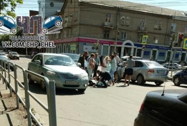 Фото В Челябинске автоледи сбила беременную женщину