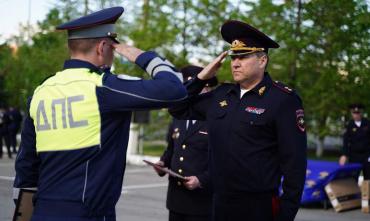 Фото Скоков наградил отличившихся сотрудников ГИБДД Челябинска