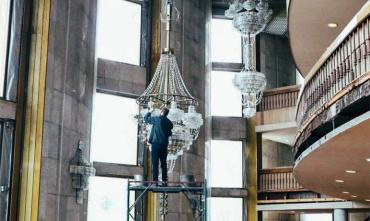 Фото Хрустальные красавицы челябинского драмтеатра ждут реставрации