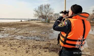 Фото В Челябинске рыбак утонул в полынье озера Смолино