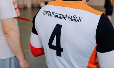 Фото Рабочая молодежь Курчатовского района - на спорте