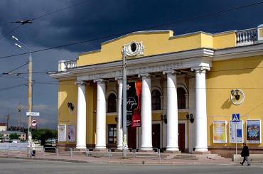 Фото В Челябинске звезды российского театра и кино прочтут классиков советской литературы