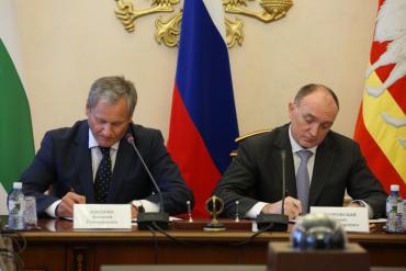 Фото Челябинская и Курганская области подписали соглашение о сотрудничестве и намерены удвоить товарооборот