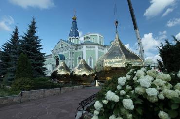 Фото В Челябинске засверкает главный храм
