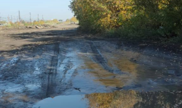 Фото В Ленинском районе Челябинска размыло дорогу, прокуратура и ГИБДД провели проверку