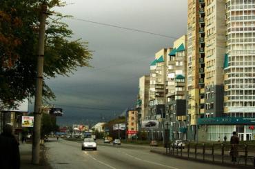 Фото В квартире челябинки в результате подземных толчков «повело» балкон