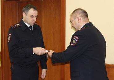 Фото Главный полицейский Челябинска поощрил подчиненных за улаженный семейный конфликт