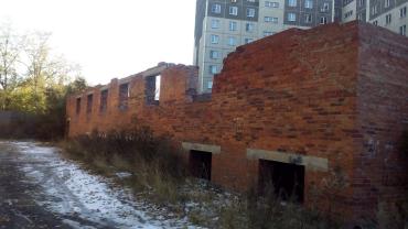 Фото Недостроенный дом в Челябинске стал притоном для наркоманов