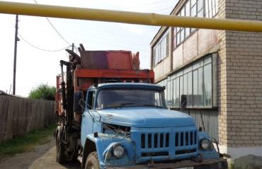 Фото Работники «Челябинскгоргаза» дважды восстанавливали газопровод после «наезда» мусоровоза