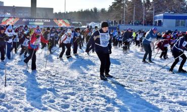 Фото От мала до велика: жители Курчатовского района стали участниками массовой лыжной гонки