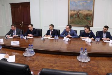 Фото  Единственная семейная пара вошла в число финалистов конкурса «Лидеры России» - Углевы из Челябинска