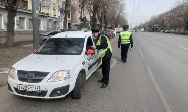 Фото Южноуральские полицейские устроили облаву на таксистов