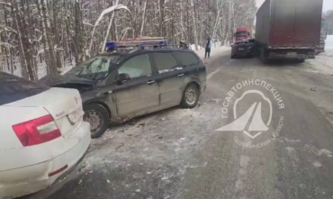 Фото Шесть автомобилей столкнулись на М-5 в Челябинской области (ВИДЕО)