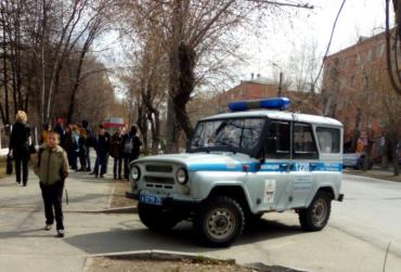Фото Школу на ЧМЗ оцепили из-за угрозы взрыва