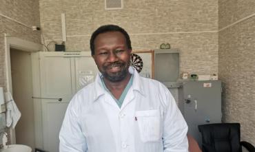 Фото Верхнеуральский хирург из Африки Хабиб Хатим: Я выбрал медицину, чтобы дарить людям счастье