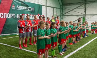 Фото Крытый футбольный манеж начал действовать на стадионе «Локомотив» в Челябинске