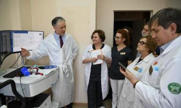 Фото Челябинские пульмонологи научились работать на новом уникальном оборудовании
