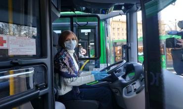 Фото Челябинцы стали активно использовать приложение «Мир» для оплаты проезда в общественном транспорте