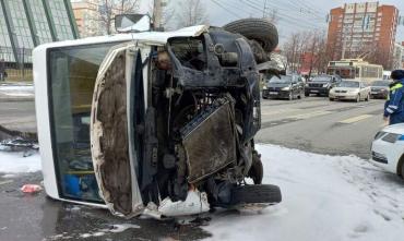 Фото В ДТП с маршруткой в Челябинске пострадали шесть пассажиров