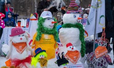 Фото На флешмобе в Челябинске пересчитали «Снеговиков-добряков» 