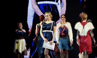 Фото В Челябинске прошел модный фестиваль «Платье города - 2023»
