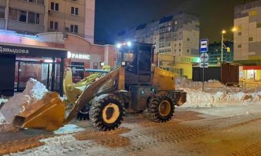 Фото Челябинск продолжает большую уборку, но видят ее не все