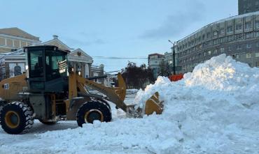 Фото Наталья Котова поручила усилить вывоз снега в Челябинске