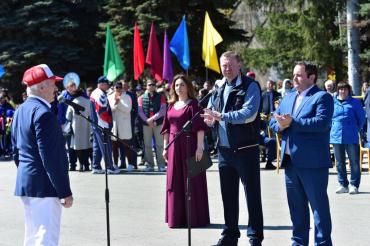 Фото Металлурги ЧМК пробежали юбилейную эстафету