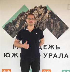 Фото Максим Худорожков приводит машинку в действие силой мысли