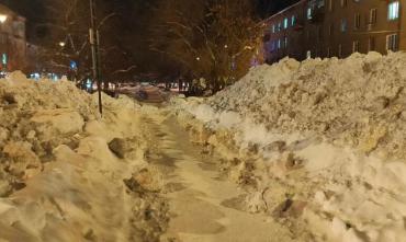 Фото Снежные рекорды на Южном Урале усугубили дорожные и коммунальные проблемы