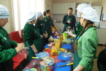 Фото В Челябинске из осужденных женщин сделают дипломированных работниц индустрии красоты