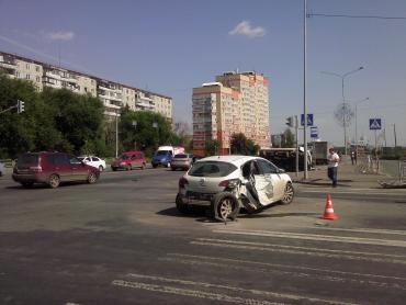 Фото В ДТП на Северо-Западе Челябинска есть пострадавший ФОТО