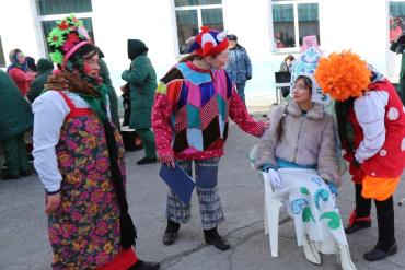 Фото Бились подушками и ели блины на скорость: осужденные южноуральских колоний отметили Масленицу