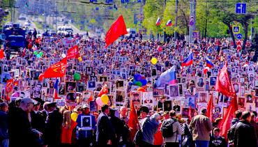 Фото Борис Дубровский и Владимир Мякуш поздравляют южноуральцев с Днем Победы