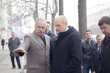 Фото Улицу Володарского в Челябинске случайно расширили: горожане и сити-менеджер негодуют